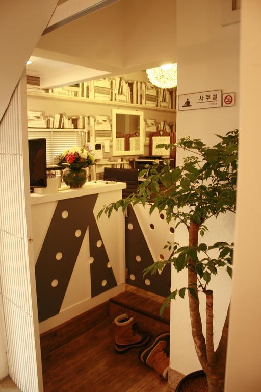 Crib 49 Guesthouse - Foreigner Only Seul Zewnętrze zdjęcie